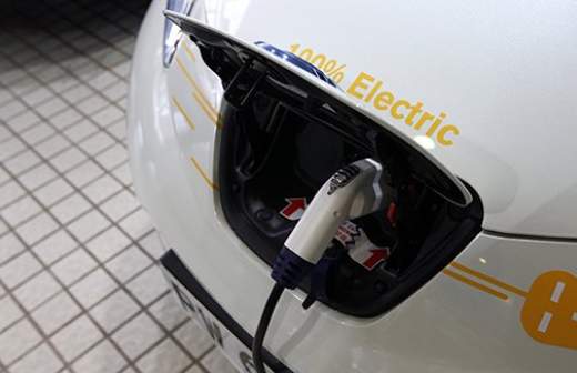 Ученики автошкол будут зубрить больше билетов 