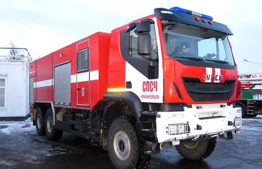 Новая машина МЧС сможет тушить пожары и пилить лед в Арктике