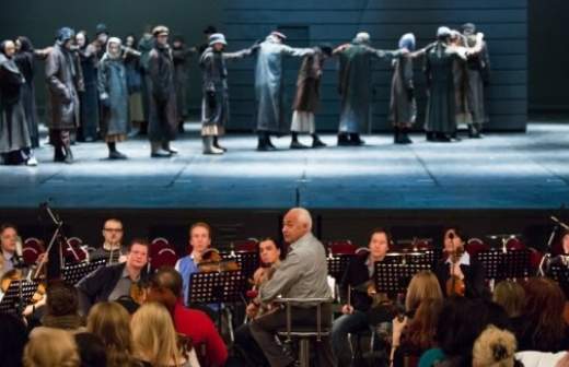 Александринка примет Ахматову, Шостаковича и Моцарта