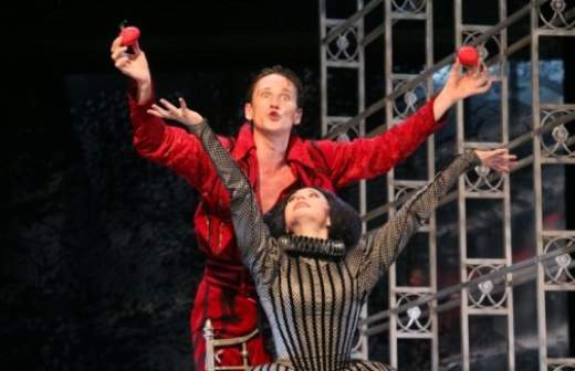 «Ленком» впал в безумство