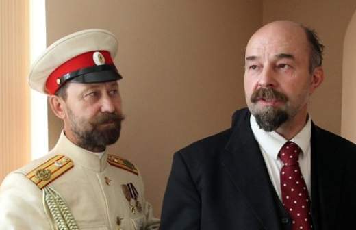 Двойников Ленина заставят платить налоги