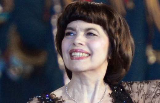 Мирей Матье: «Приятно смотреть на девушек, которые причесаны, как я» 