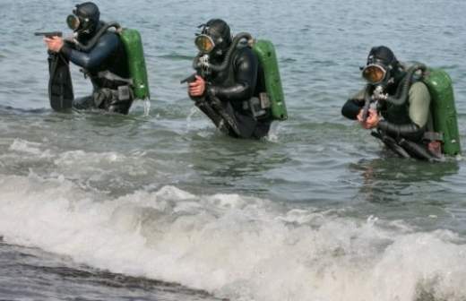 Минобороны закупает бронированные водолазные костюмы 