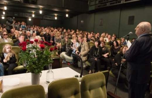  На сцену «Ленкома» выйдет пятилетняя дочь Александра Абдулова 