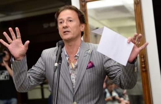 Олег Меньшиков: «Молодых надо не учитывать, на них нужно рассчитывать»