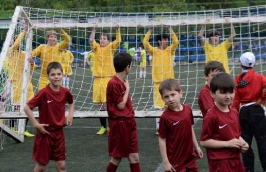 Правительство обезопасит детей от падений футбольных ворот