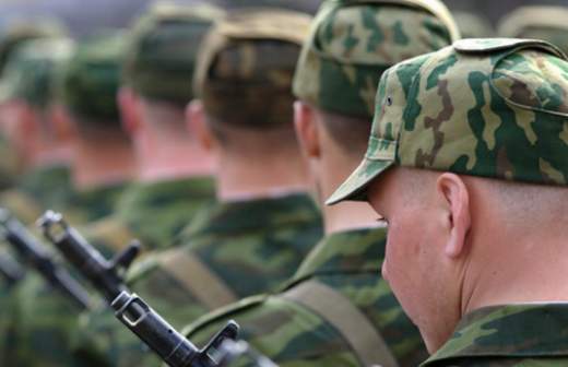 Солдаты пойдут на дембель в парадной, но дешевой форме