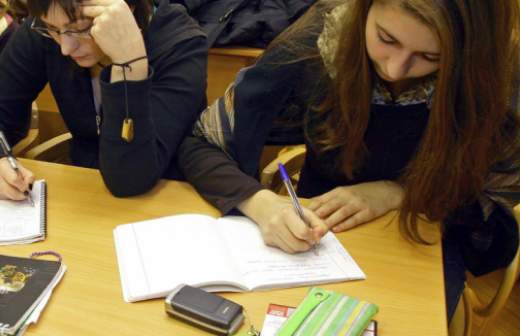 В смартфоны московских школьников загрузят словари