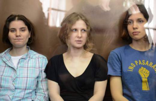 38% россиян не стали бы выпускать Pussy Riot из тюрьмы