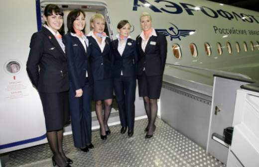 Стюардессы «Победы» заработают 5% с каждого напитка