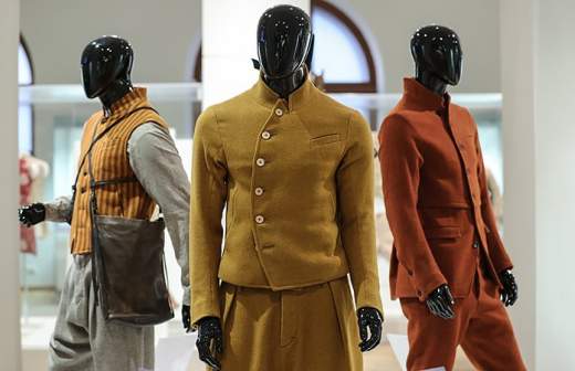 Как денди лондонский одет