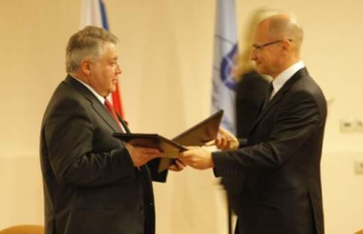 Курчатовский институт подписал соглашения с «Росатомом», ФАНО и ОСК