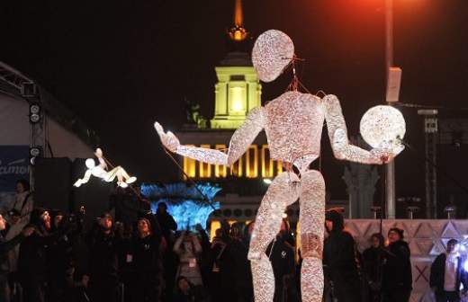 Световое шоу: открытие катка на ВДНХ