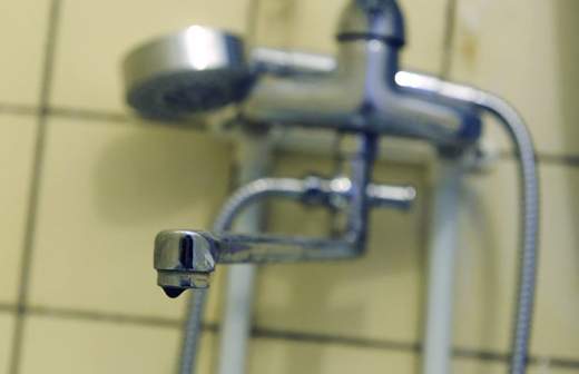 Коммунальщиков обяжут платить за отсутствие воды