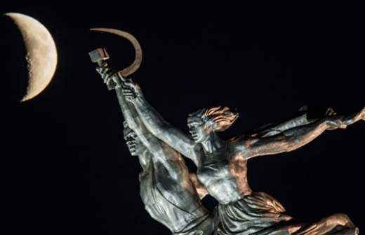 РКК «Энергия» набирает группу туристов для полета к Луне