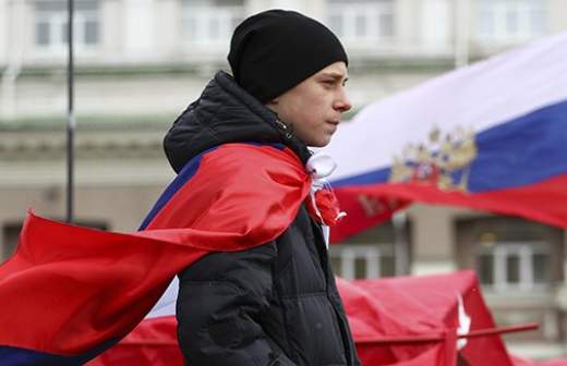 За оскорбление гимна РФ предлагают сажать на год