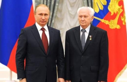 Владимир Путин вручил медали «Герой Труда России»