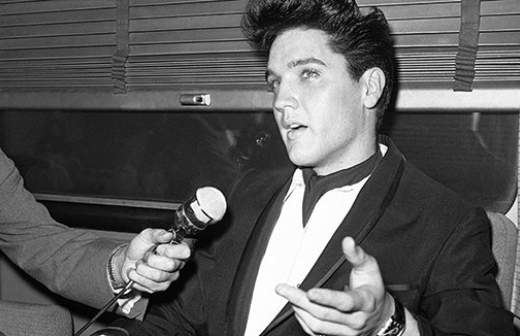 Каратэ вместо сцены и кадиллак для мамы: что мы знаем об Элвисе