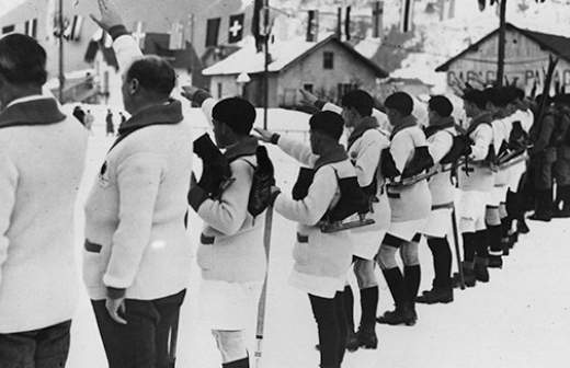 На заре зимней Олимпиады: первое золото россиян и хоккейный триумф