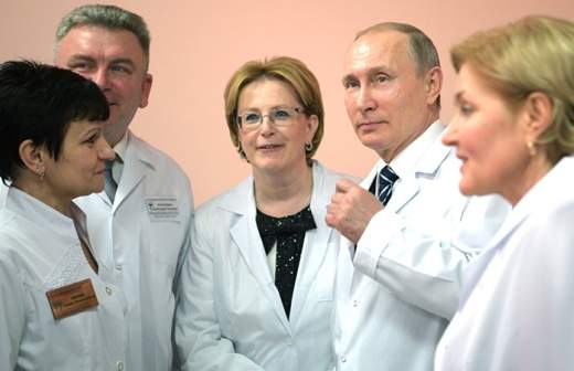 Владимир Путин пообещал не экономить на поддержке рождаемости