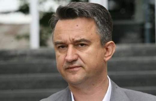 «Пневмония, которой мой отец заболел в Гааге, развивалась подозрительно быстро»