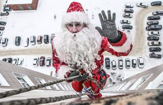 Деды Морозы бьются за клиентов