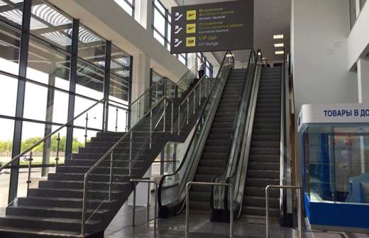 Аэропорты обяжут закупать подъемники для инвалидов