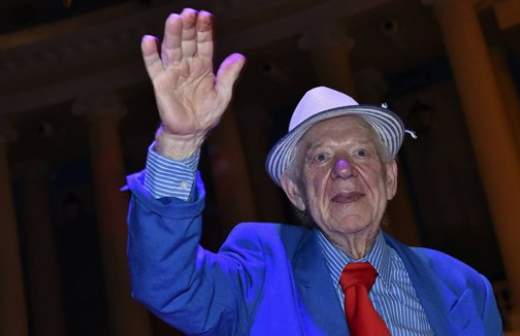 Олег Попов: «Люди соскучились по добру»