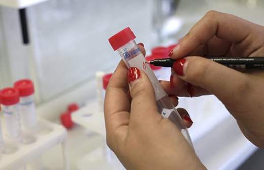 Иностранцев хотят занести в геномную базу