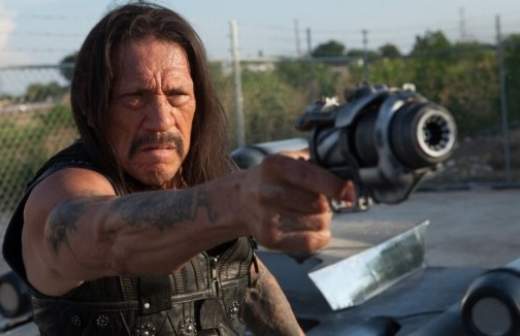 Дэнни Трехо будет резать, будет бить