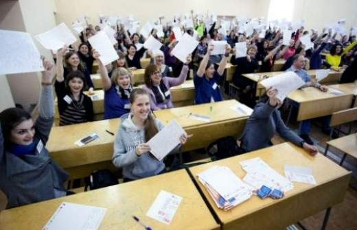 «Тотальный диктант» от писателя с тремя полушариями мозга