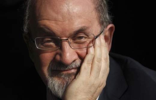  Салман Рушди рассказал, как живет и работает в эпоху ненависти