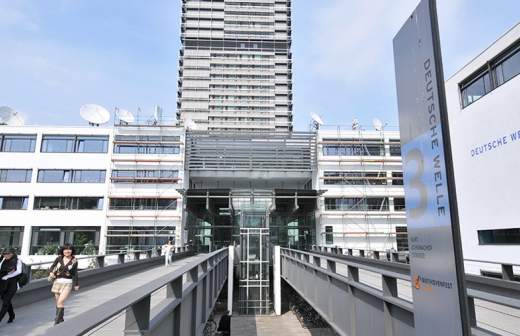 02 VMESHATELSTVO Scho%CC%88ning ullstein%20bild%20%7C%20Getty%20Images изолятор на окрестина телефоны