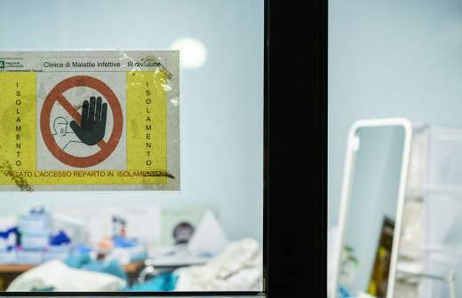 Коронавирус в Италии — последние новости сегодня 26 марта 2020: Антибиотики стали причиной высокой смертности в Италии, число погибших уже больше чем в Китае