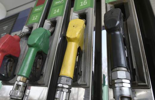 рейтинг доступности бензина в европе. 10. рейтинг доступности бензина в европе фото. рейтинг доступности бензина в европе-10. картинка рейтинг доступности бензина в европе. картинка 10. Средний гражданин Люксембурга может купить на среднюю зарплату 2,6 тыс. литров бензина, это больше остальных европейцев. Таковы результаты рейтинга доступности бензина в Европе, который опубликовали эксперты «РИА Рейтинг». Россия — в середине, на 16-м месте из 32 стран — участниц рейтинга; на среднюю зарплату у нас можно купить чуть больше 1000 л топлива. При этом цена на бензин в России оказалась одной из самых низких, дешевле — только в Казахстане. Подробности и выводы — в материале «Известий». рейтинг доступности бензина в европе. 10. рейтинг доступности бензина в европе фото. рейтинг доступности бензина в европе-10. картинка рейтинг доступности бензина в европе. картинка 10. Средний гражданин Люксембурга может купить на среднюю зарплату 2,6 тыс. литров бензина, это больше остальных европейцев. Таковы результаты рейтинга доступности бензина в Европе, который опубликовали эксперты «РИА Рейтинг». Россия — в середине, на 16-м месте из 32 стран — участниц рейтинга; на среднюю зарплату у нас можно купить чуть больше 1000 л топлива. При этом цена на бензин в России оказалась одной из самых низких, дешевле — только в Казахстане. Подробности и выводы — в материале «Известий».