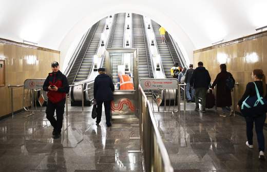 Авария на эскалаторе в метро в москве 1982 фото