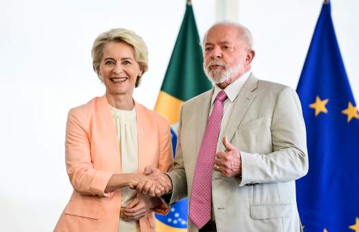 Тысячи фермеров в Ирландии вышли на протесты против соглашения ЕС и MERCOSUR