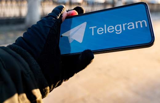 В Донецке ФСБ задержала готовившего тайники для диверсий по заданию СБУ жителя