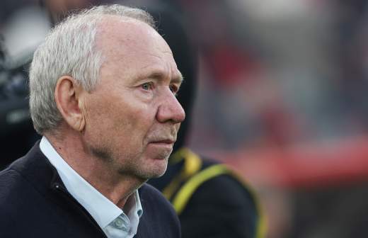 «Динамо» наградило Овечкина золотой клюшкой за рекорд в НХЛ