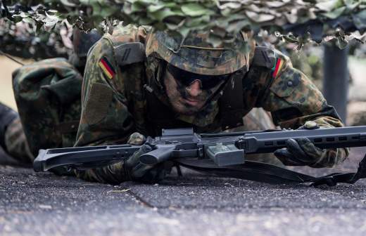 Президент Германии снова призвал ввести военную службу для всех