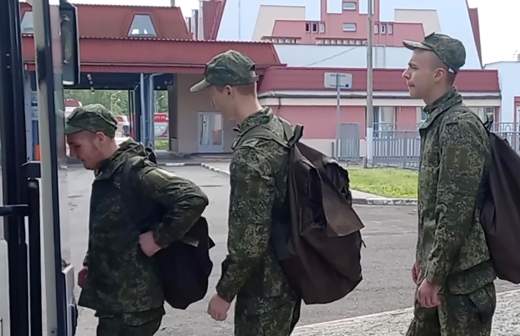В Подмосковье приземлился самолет с вернувшимися из плена российскими бойцами