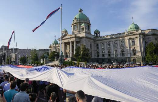Вучич в ходе визита в Париж обсуждал способы урегулирования конфликта на Украине