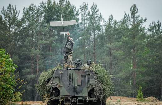 Расчеты FPV-дронов и орудия Д-20 Южной группировки войск уничтожили технику ВСУ Расчеты FPV-дронов и орудия Д-20 Южной группировки войск уничтожили технику ВСУ