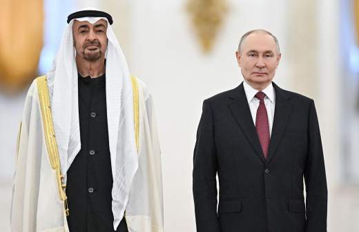 Президент ОАЭ приехал в Москву в подаренной Путиным куртке