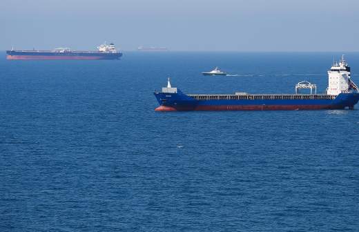 Песков заявил об увеличении доходов России из-за роста цен на нефть Песков заявил об увеличении доходов России из-за роста цен на нефть