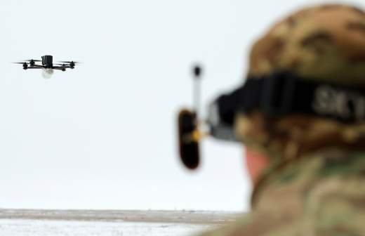 Силы ПВО отразили атаку еще одного дрона на подлете к Москве Силы ПВО отразили атаку еще одного дрона на подлете к Москве