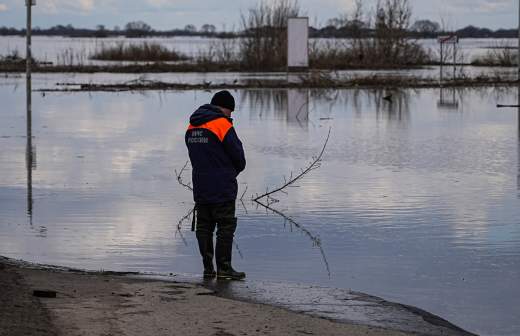 На Камчатке объявили штормовое предупреждение в связи с возможными волнами до 9 м