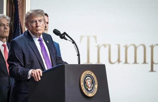 В Кремле пообещали рассказать о поздравлении Путиным Трампа с юбилеем