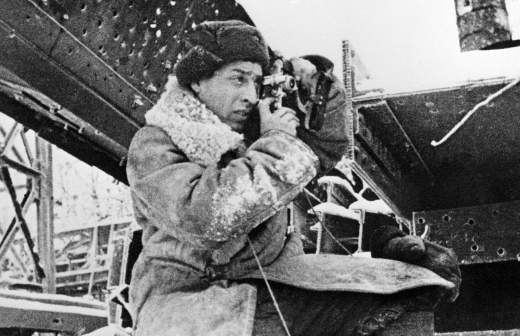 Стихотворение «Священная война» впервые опубликовали в «Известиях» 85 лет назад Стихотворение «Священная война» впервые опубликовали в «Известиях» 85 лет назад