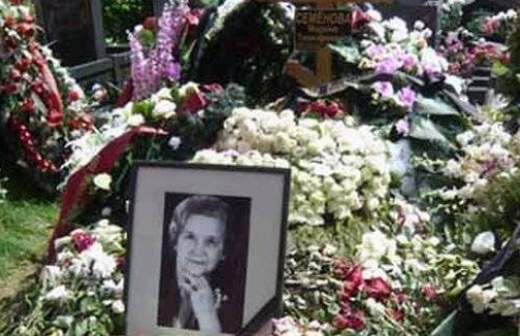 Попечители ГАБТа выделили 2 млн рублей на памятник Марине Семеновой